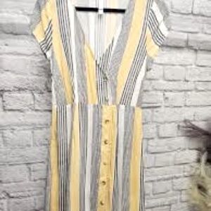 💥3/$30💥 Breezy Soft Yellow White Button Striped Shirt Dress